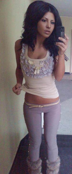 Adult dating profile photo of Kayla (30) in Hawaii