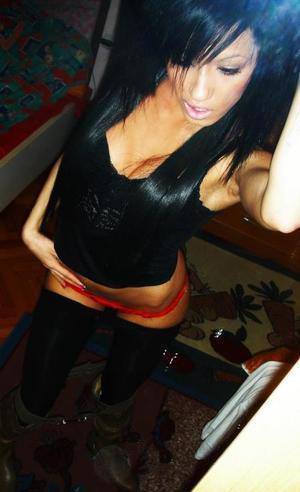 Meet Eva (23) from Missouri | Explicit Casual Dating