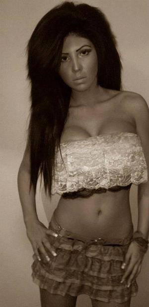 Arely, 21, casual dating profile photo in Miami, FL