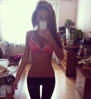 Meet Danielle (19) from New York | Explicit Casual Dating