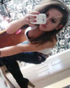 Meet Janie (19) from California | Explicit Casual Dating