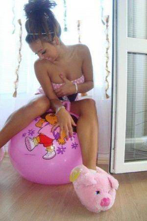 Isabella, age 18, Miami, FL profile picture