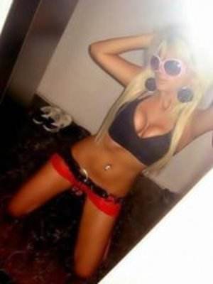 Photo of Asia (18) from New York dating profile