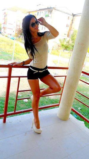 Connect with Simone (19) | Colorado Adult Fun