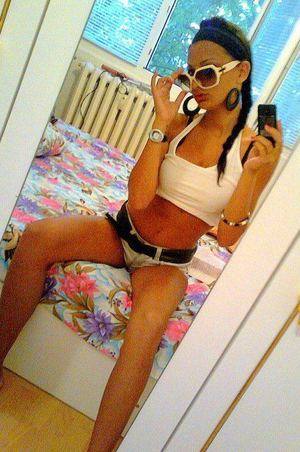Meet Loretta (27) from Pennsylvania | Explicit Casual Dating