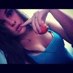 Photo of Breann (21), adult profile in Hialeah, FL