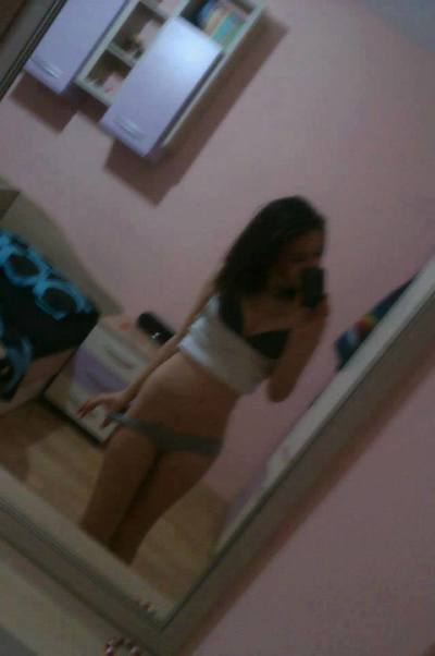 Connect with Samantha (22) | California Adult Fun