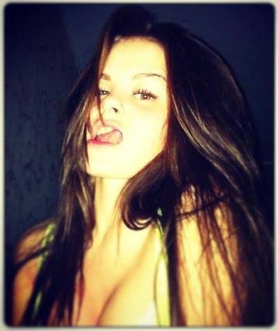 Meet Aimee (29) from California | Explicit Casual Dating