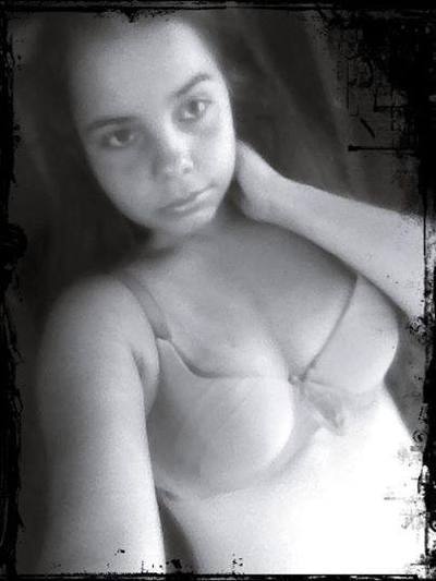 Meet Lena (28) from Pennsylvania | Explicit Casual Dating