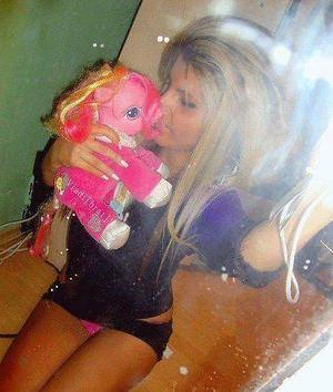 Meet Annamarie (29) from California | Explicit Casual Dating