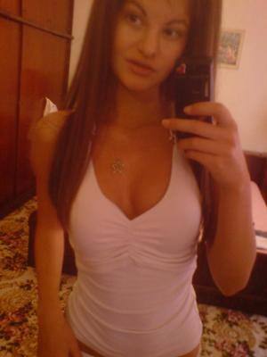Meet Sandy (18) from New York | Explicit Casual Dating