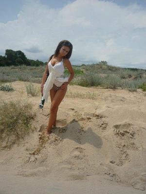 Tiny from Indiana is looking for adult webcam chat