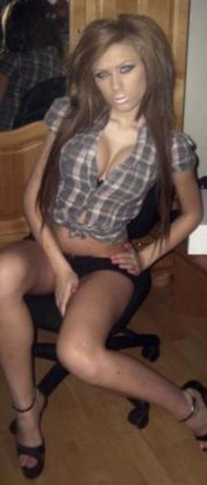 Meet local singles like Ara from Florida who want to fuck tonight