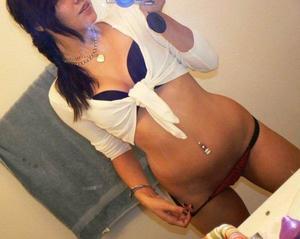 Dinah from North Dakota is looking for adult webcam chat