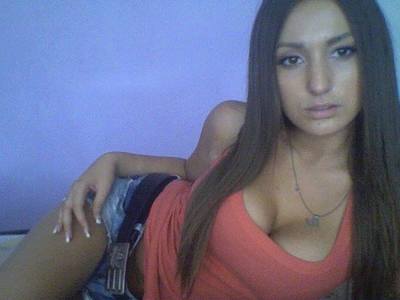 Sandie from Kentucky is looking for adult webcam chat
