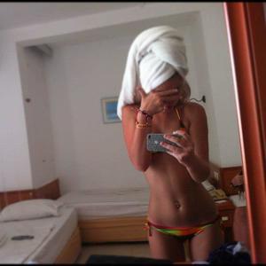Ozell from Blanchard, Oklahoma is looking for adult webcam chat