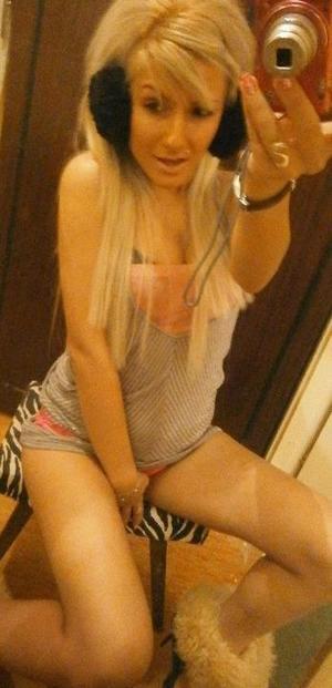 Florentina from Mississippi is looking for adult webcam chat