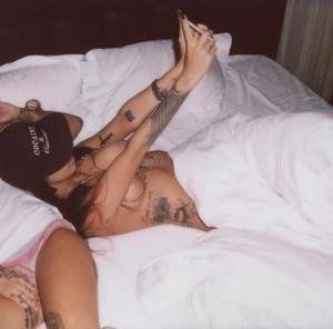 Angelina from Maine is looking for adult webcam chat